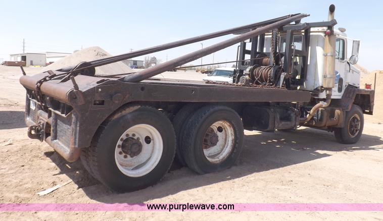 image for item H1944 1974 International Paystar 5000 semi truck