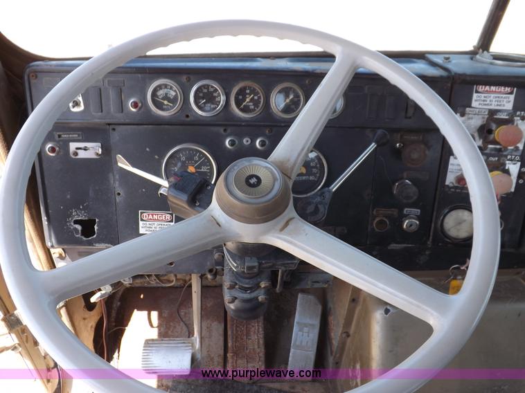 image for item H1944 1974 International Paystar 5000 semi truck