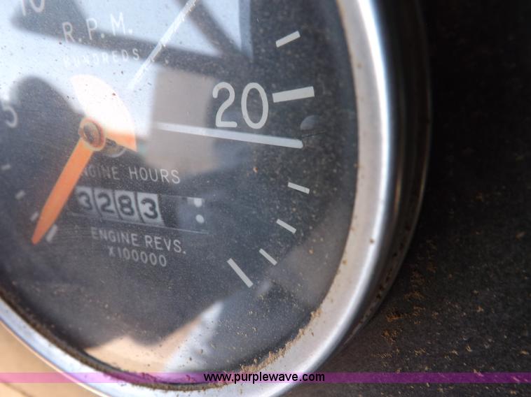 image for item H1944 1974 International Paystar 5000 semi truck