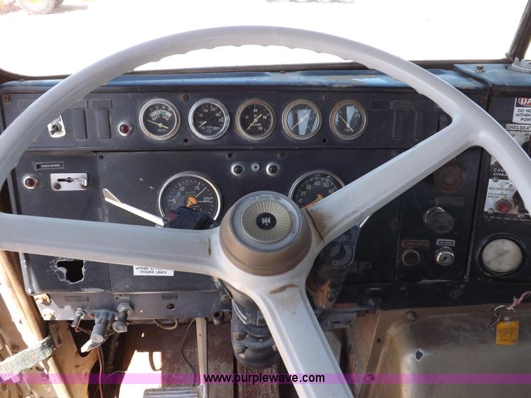 image for item H1944 1974 International Paystar 5000 semi truck