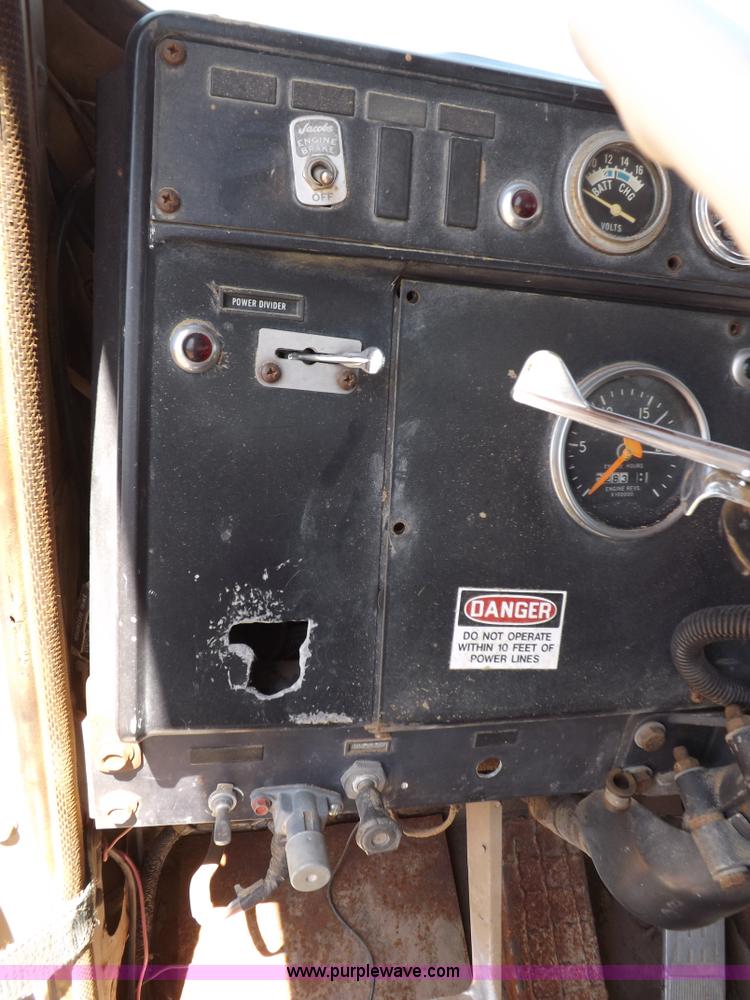 image for item H1944 1974 International Paystar 5000 semi truck