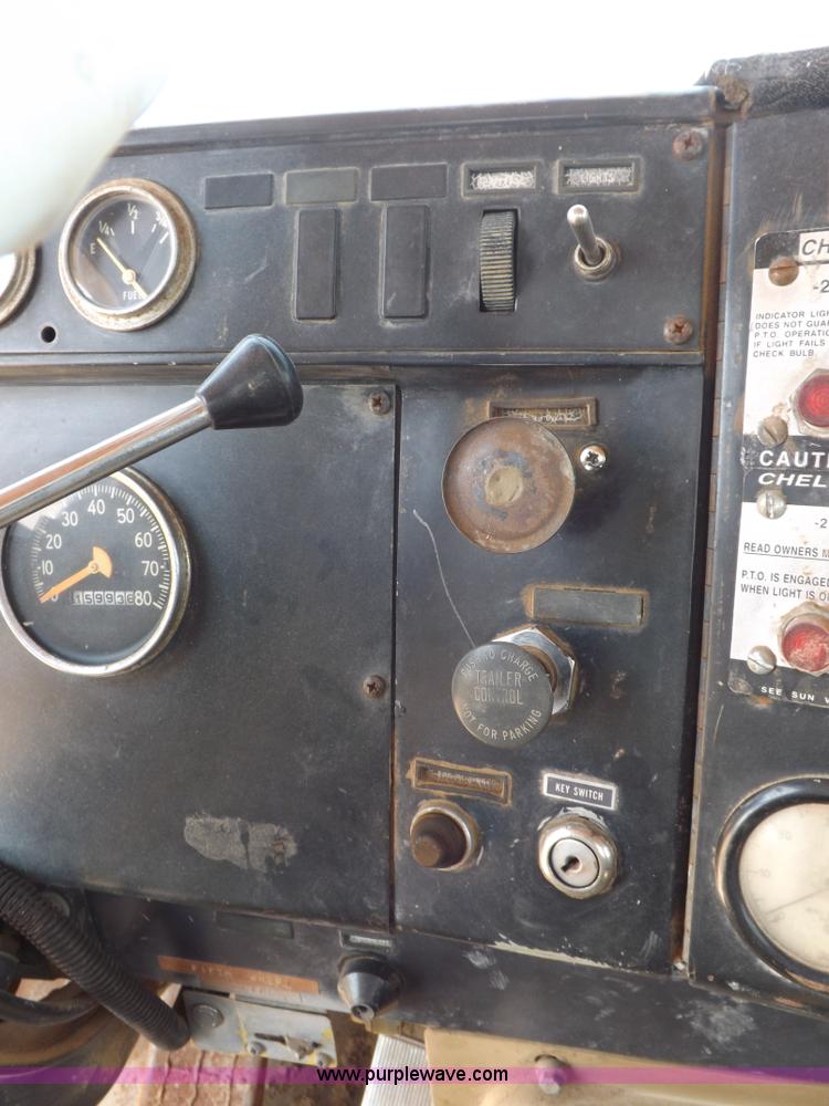 image for item H1944 1974 International Paystar 5000 semi truck