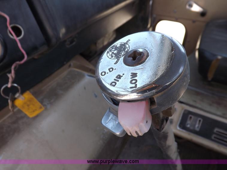 image for item H1944 1974 International Paystar 5000 semi truck