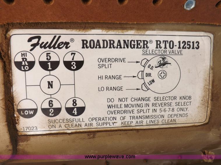 image for item H1944 1974 International Paystar 5000 semi truck