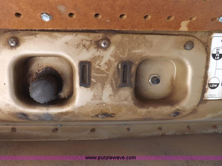 image for item H1944 1974 International Paystar 5000 semi truck