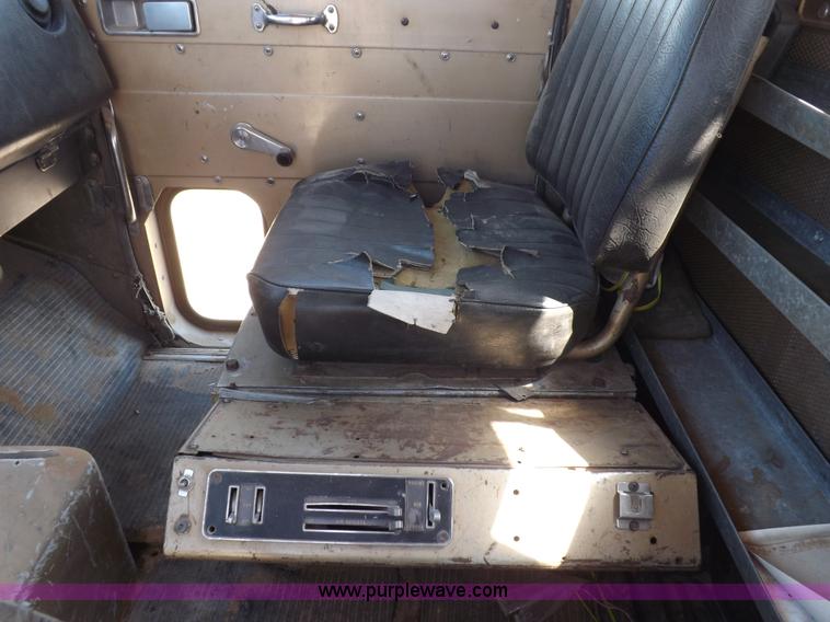 image for item H1944 1974 International Paystar 5000 semi truck