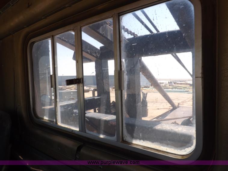 image for item H1944 1974 International Paystar 5000 semi truck