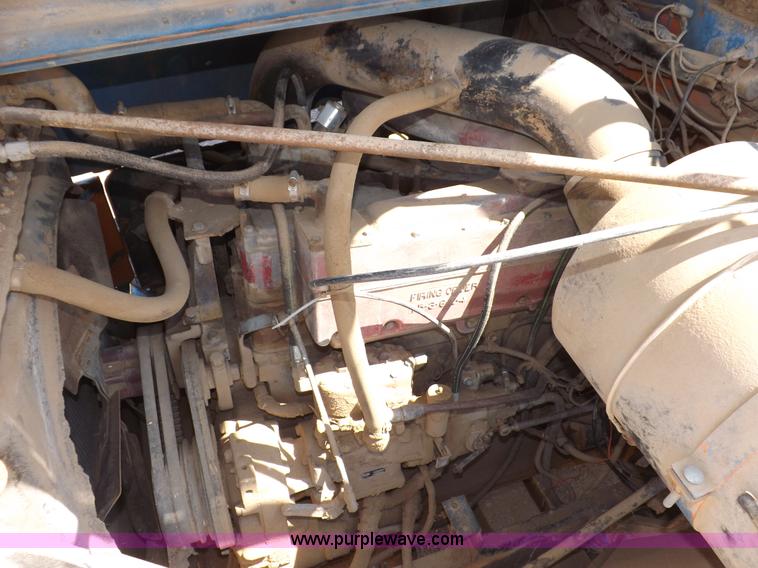 image for item H1944 1974 International Paystar 5000 semi truck