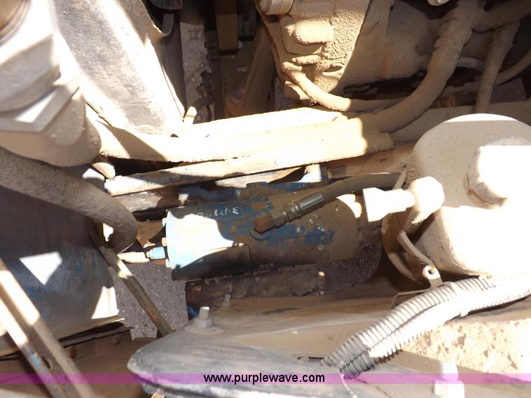 image for item H1944 1974 International Paystar 5000 semi truck