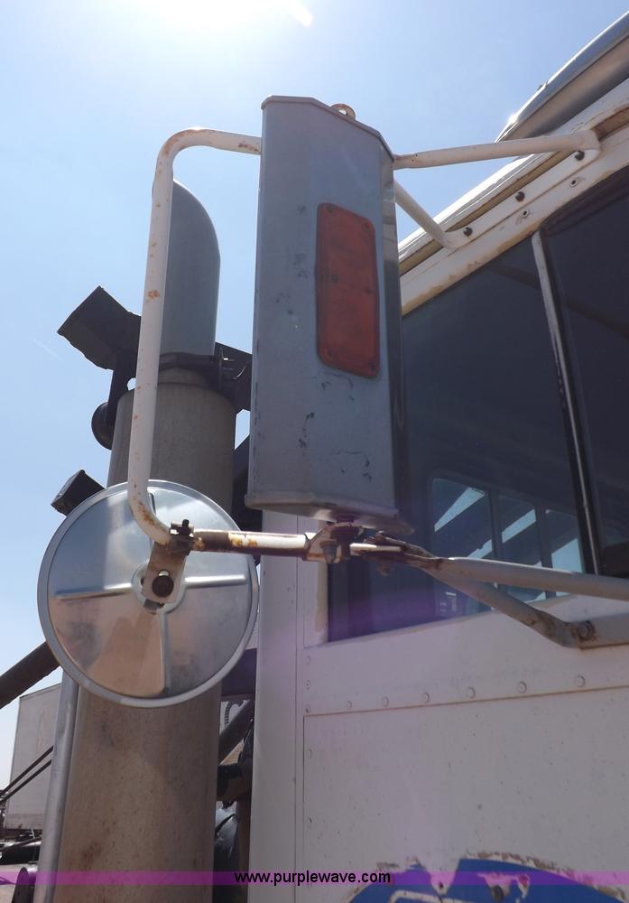 image for item H1944 1974 International Paystar 5000 semi truck