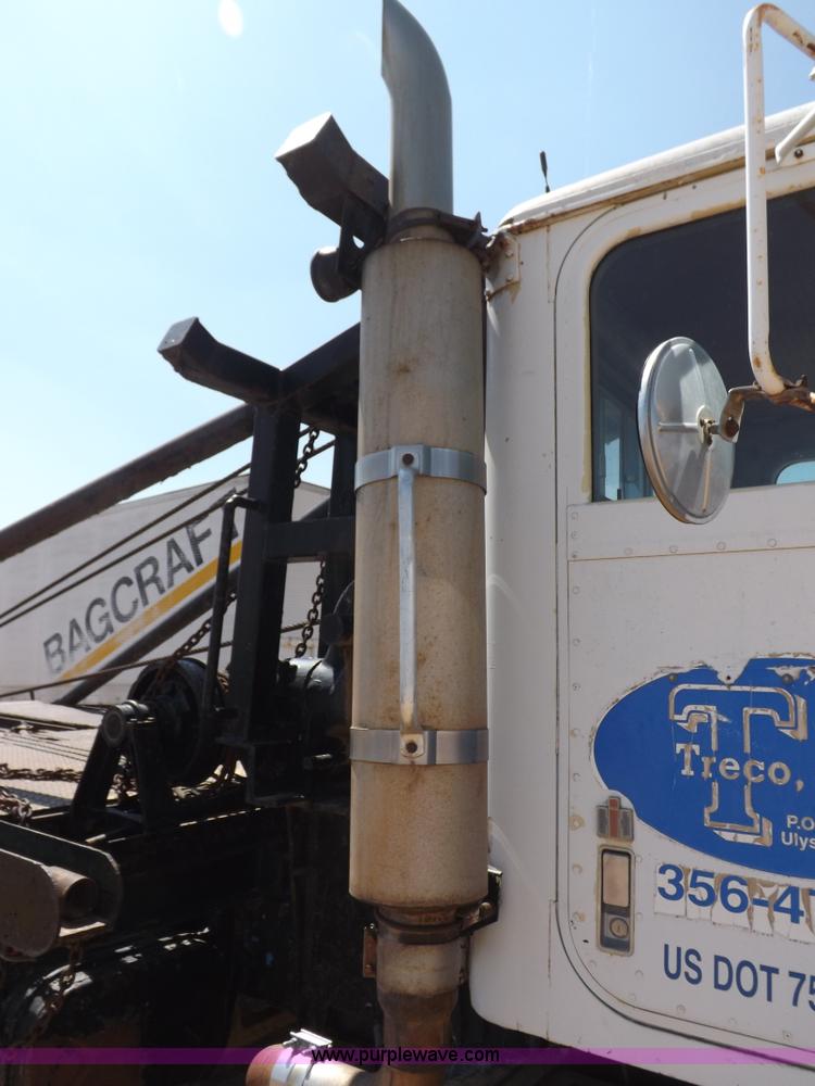 image for item H1944 1974 International Paystar 5000 semi truck