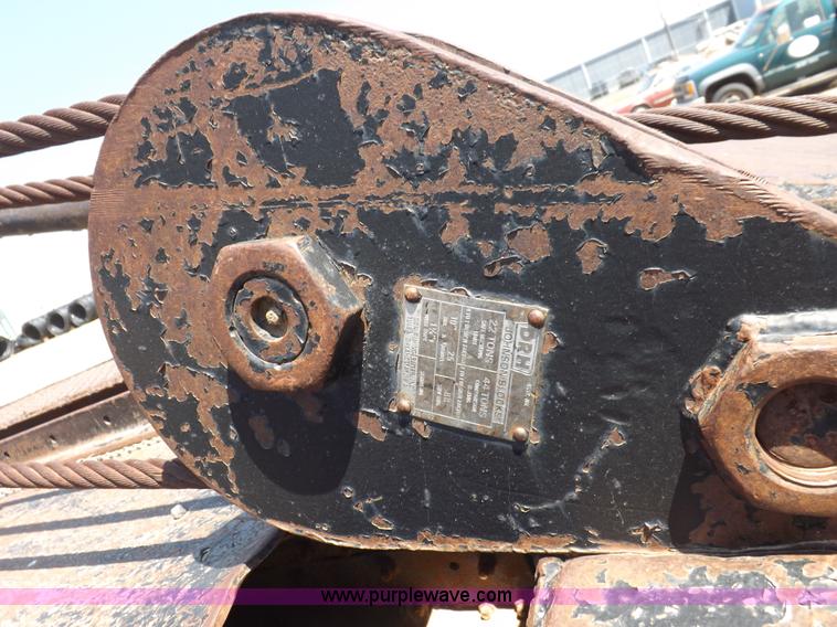 image for item H1944 1974 International Paystar 5000 semi truck