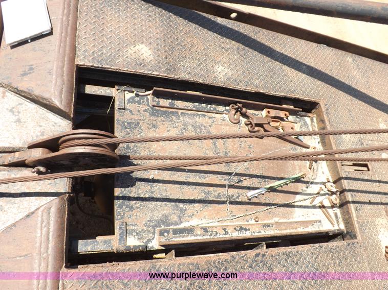 image for item H1944 1974 International Paystar 5000 semi truck