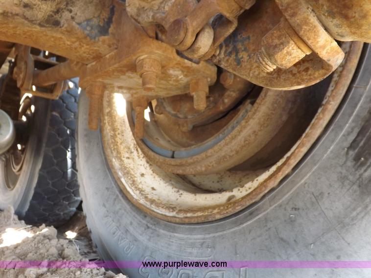 image for item H1944 1974 International Paystar 5000 semi truck