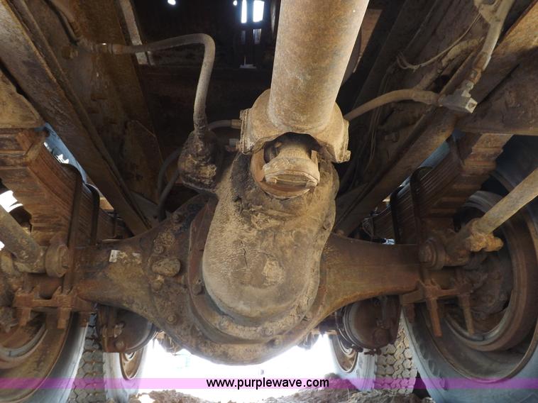 image for item H1944 1974 International Paystar 5000 semi truck