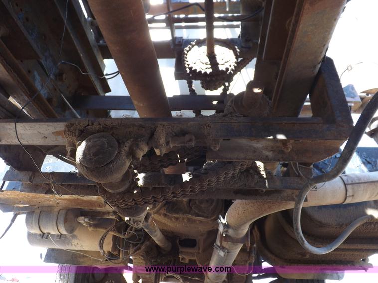 image for item H1944 1974 International Paystar 5000 semi truck