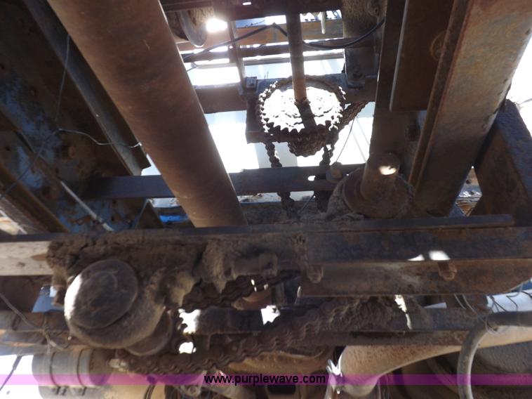 image for item H1944 1974 International Paystar 5000 semi truck