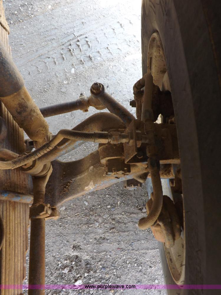 image for item H1944 1974 International Paystar 5000 semi truck