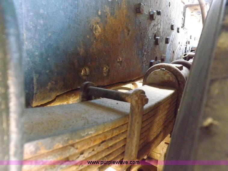 image for item H1944 1974 International Paystar 5000 semi truck