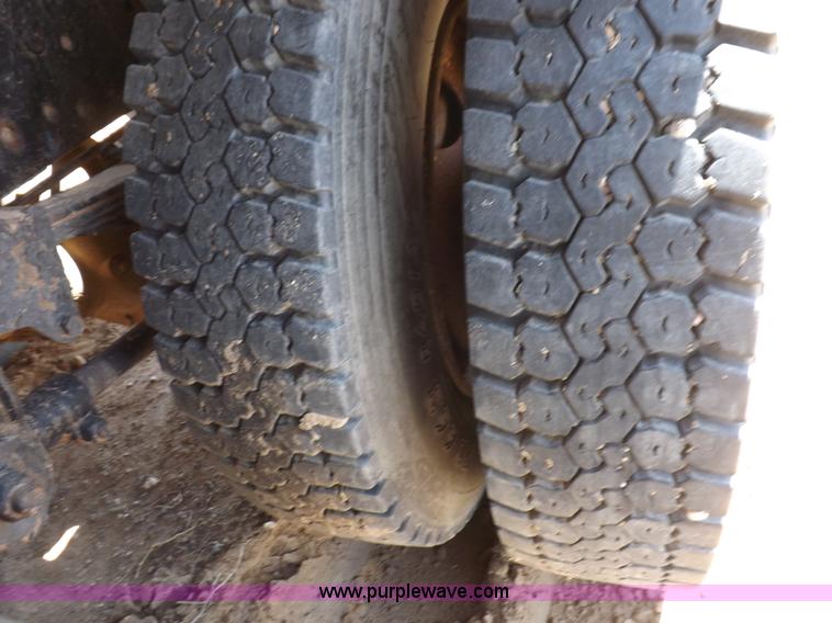 image for item H1944 1974 International Paystar 5000 semi truck