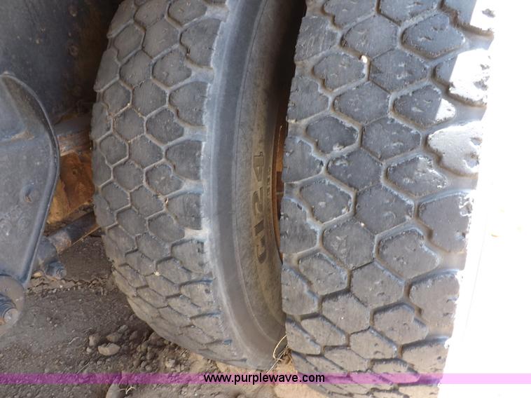 image for item H1944 1974 International Paystar 5000 semi truck