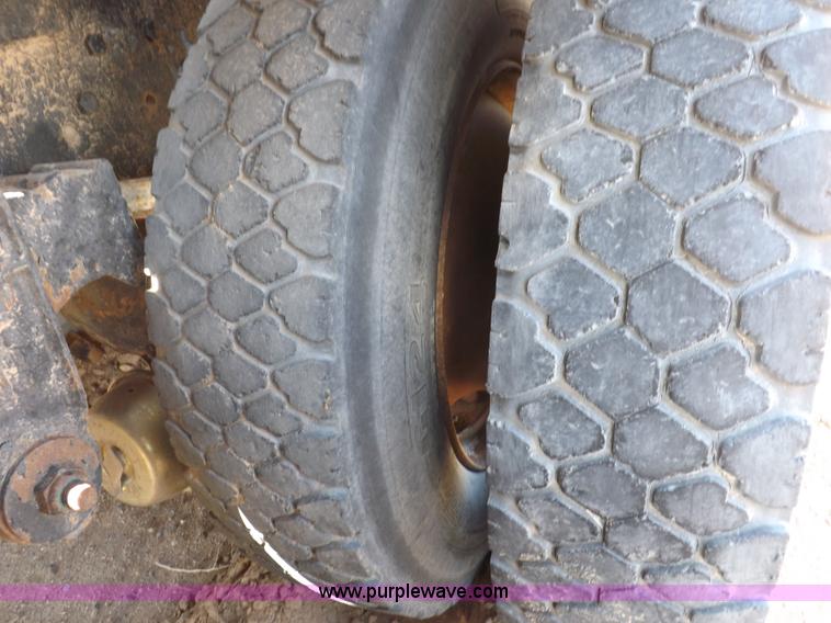 image for item H1944 1974 International Paystar 5000 semi truck