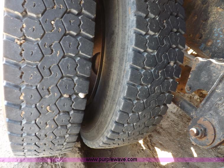 image for item H1944 1974 International Paystar 5000 semi truck