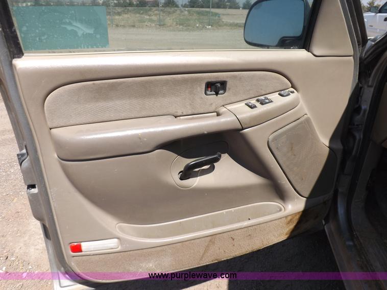 image for item H1945 2002 Chevrolet Silverado 1500 LS Ext. Cab pickup truck