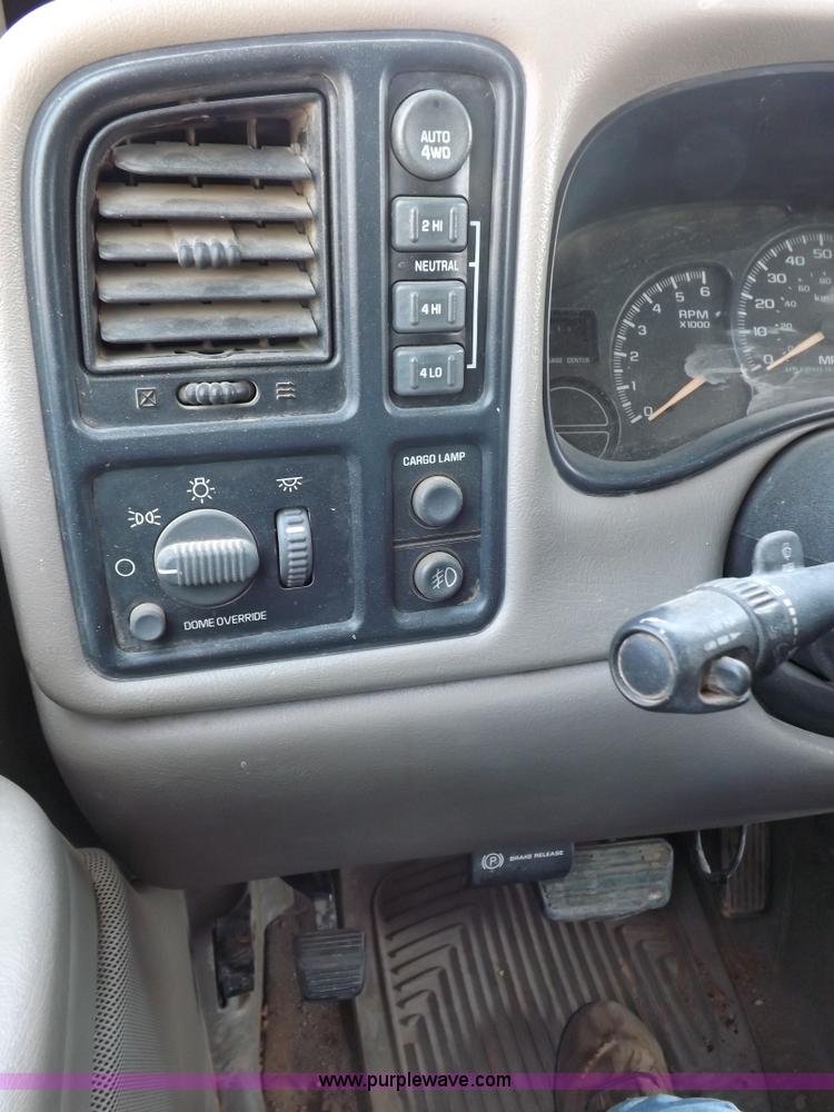 image for item H1945 2002 Chevrolet Silverado 1500 LS Ext. Cab pickup truck