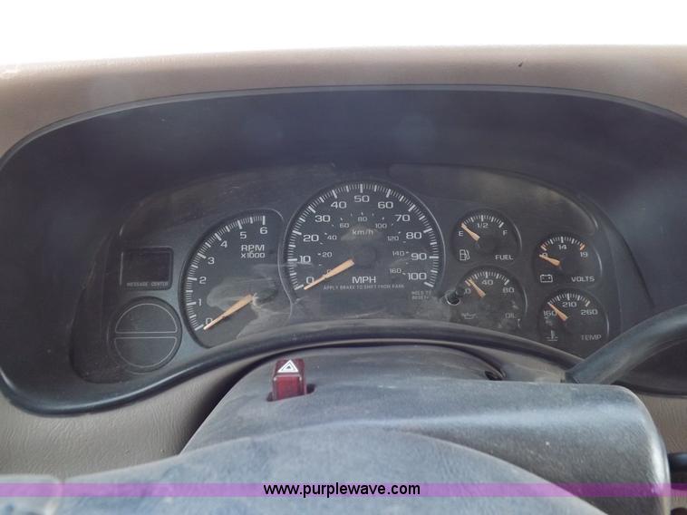 image for item H1945 2002 Chevrolet Silverado 1500 LS Ext. Cab pickup truck