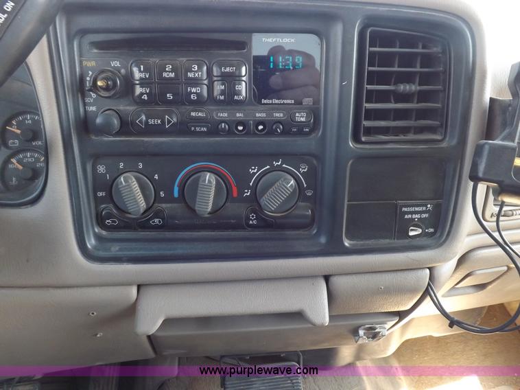 image for item H1945 2002 Chevrolet Silverado 1500 LS Ext. Cab pickup truck