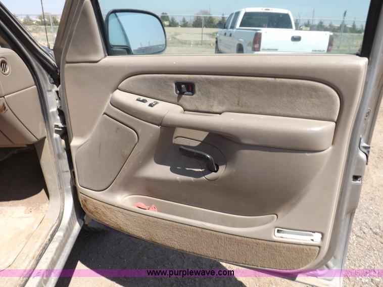 image for item H1945 2002 Chevrolet Silverado 1500 LS Ext. Cab pickup truck