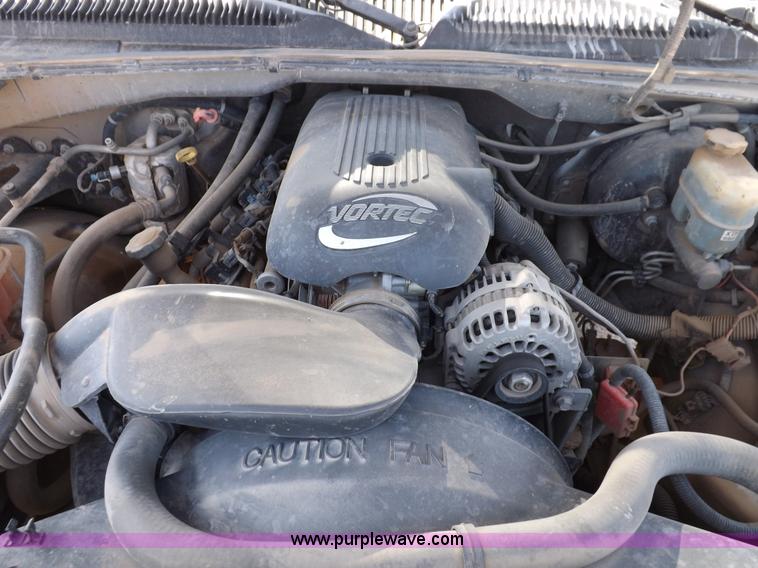 image for item H1945 2002 Chevrolet Silverado 1500 LS Ext. Cab pickup truck