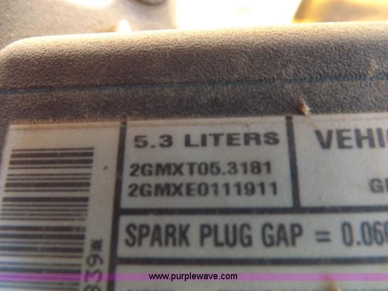 image for item H1945 2002 Chevrolet Silverado 1500 LS Ext. Cab pickup truck