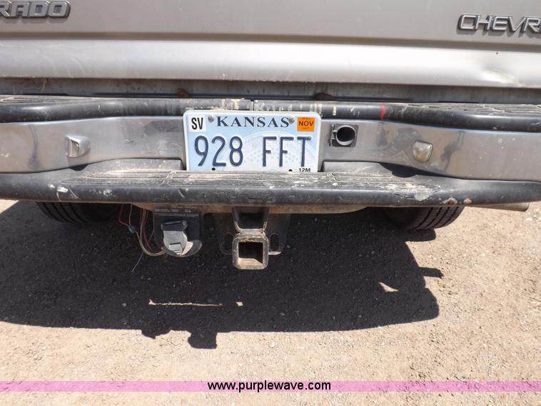 image for item H1945 2002 Chevrolet Silverado 1500 LS Ext. Cab pickup truck