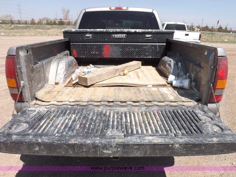 image for item H1945 2002 Chevrolet Silverado 1500 LS Ext. Cab pickup truck