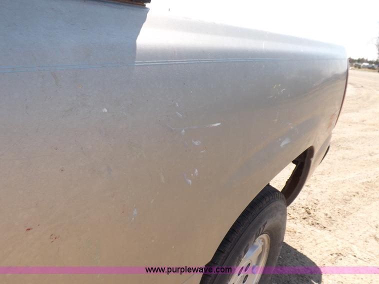 image for item H1945 2002 Chevrolet Silverado 1500 LS Ext. Cab pickup truck