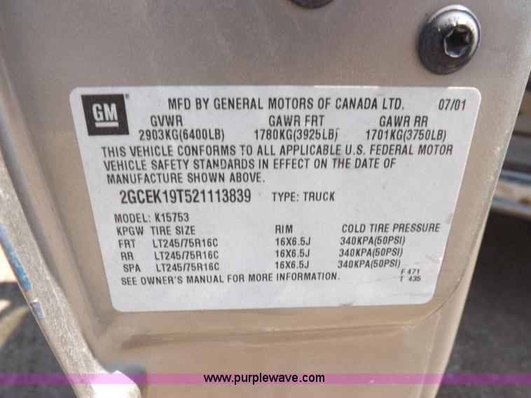 image for item H1945 2002 Chevrolet Silverado 1500 LS Ext. Cab pickup truck