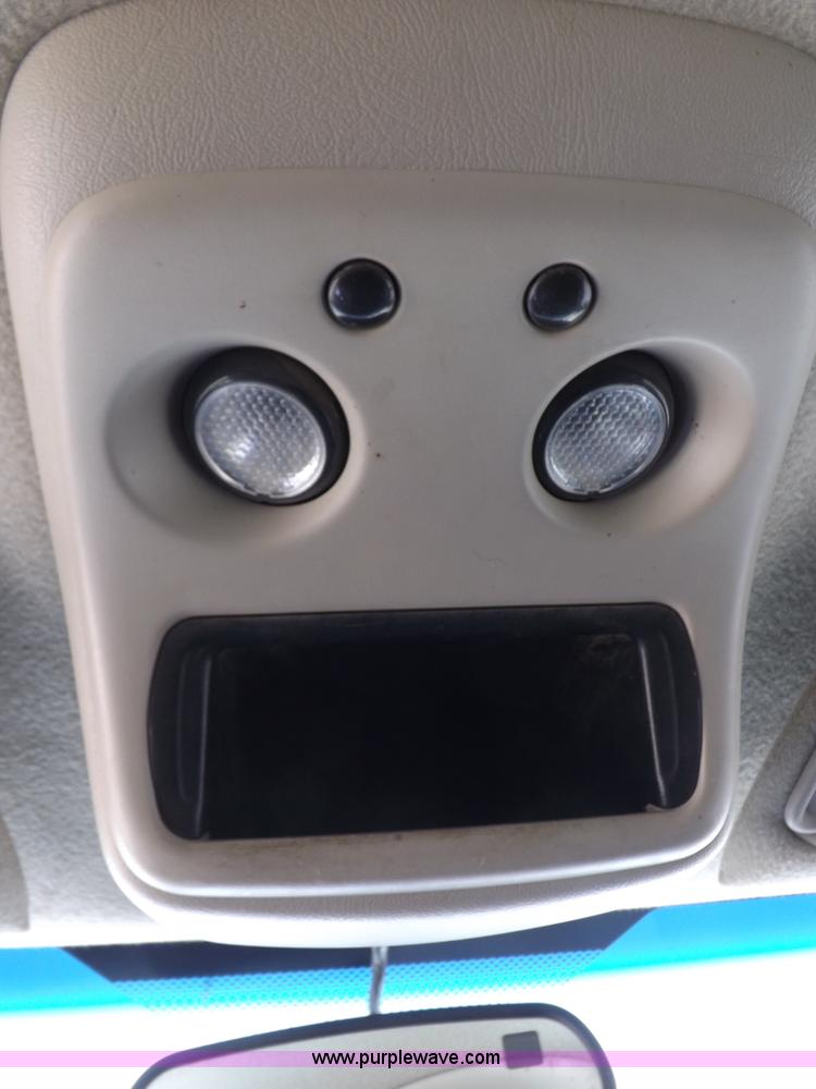 image for item H1946 2003 Chevrolet Silverado 1500HD LS Crew Cab pickup truck