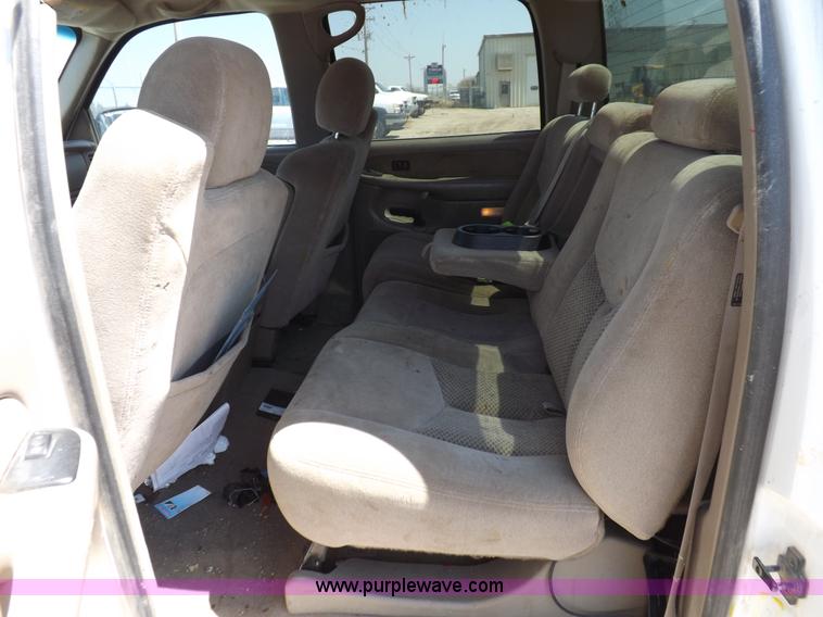 image for item H1946 2003 Chevrolet Silverado 1500HD LS Crew Cab pickup truck