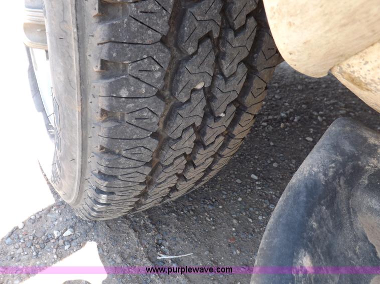 image for item H1946 2003 Chevrolet Silverado 1500HD LS Crew Cab pickup truck