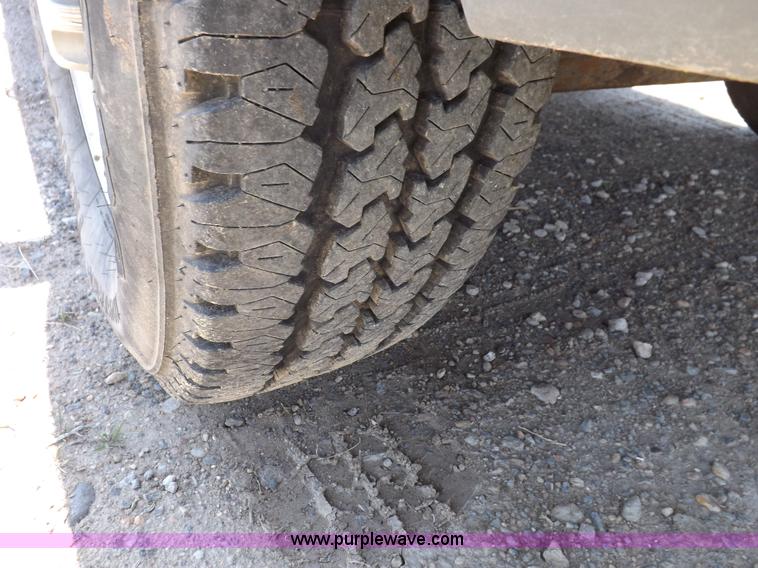 image for item H1946 2003 Chevrolet Silverado 1500HD LS Crew Cab pickup truck