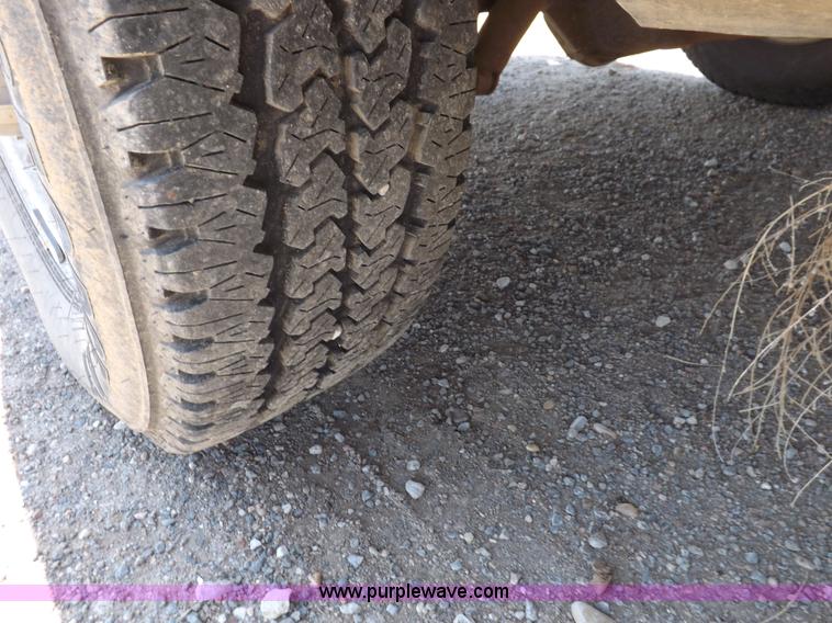 image for item H1946 2003 Chevrolet Silverado 1500HD LS Crew Cab pickup truck