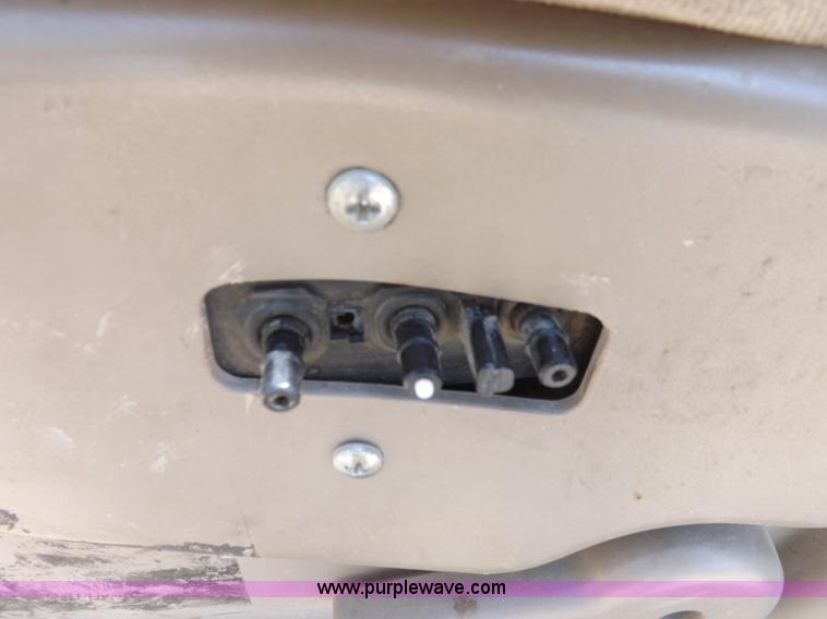 image for item H1946 2003 Chevrolet Silverado 1500HD LS Crew Cab pickup truck