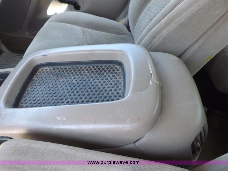 image for item H1946 2003 Chevrolet Silverado 1500HD LS Crew Cab pickup truck