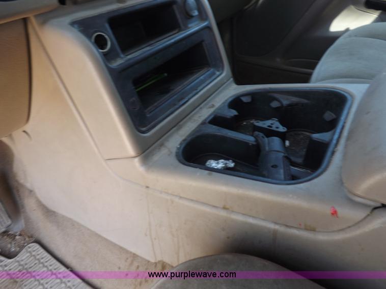 image for item H1946 2003 Chevrolet Silverado 1500HD LS Crew Cab pickup truck