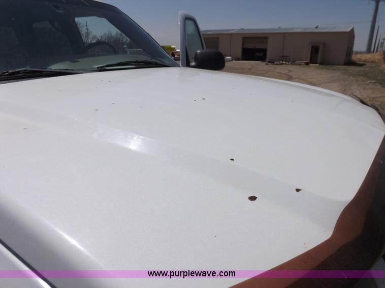 image for item H1946 2003 Chevrolet Silverado 1500HD LS Crew Cab pickup truck