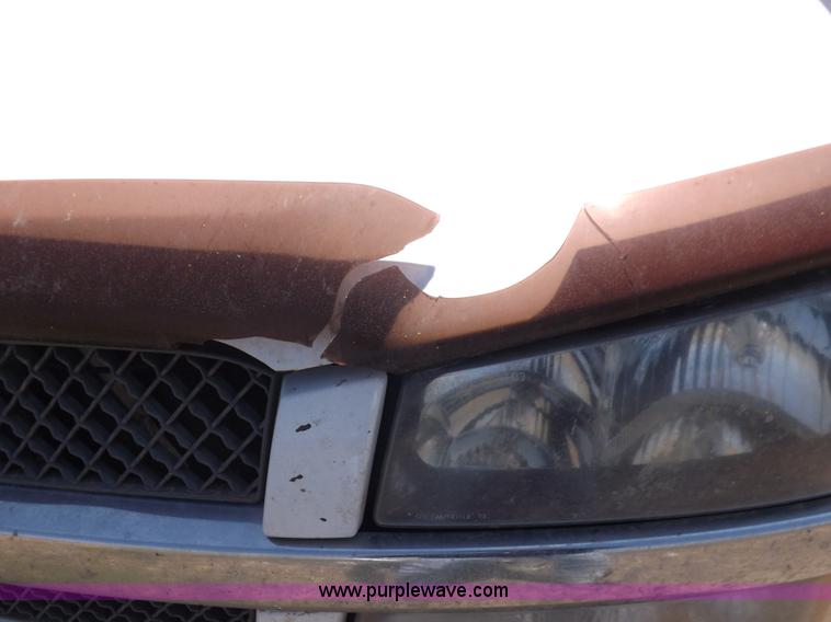 image for item H1946 2003 Chevrolet Silverado 1500HD LS Crew Cab pickup truck