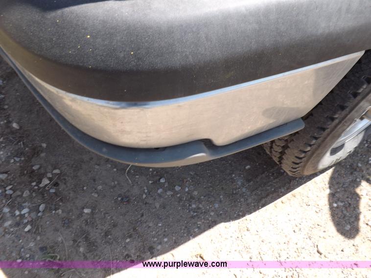 image for item H1946 2003 Chevrolet Silverado 1500HD LS Crew Cab pickup truck