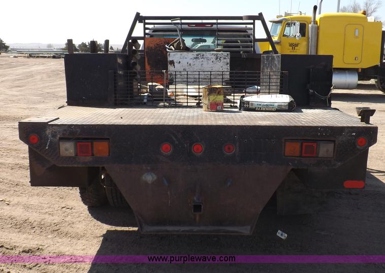 image for item H1948 2006 Chevrolet Silverado 3500 utility truck